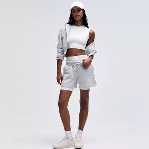 NEW Lululemon Women's Gray Scuba 
 Shorts Size 8